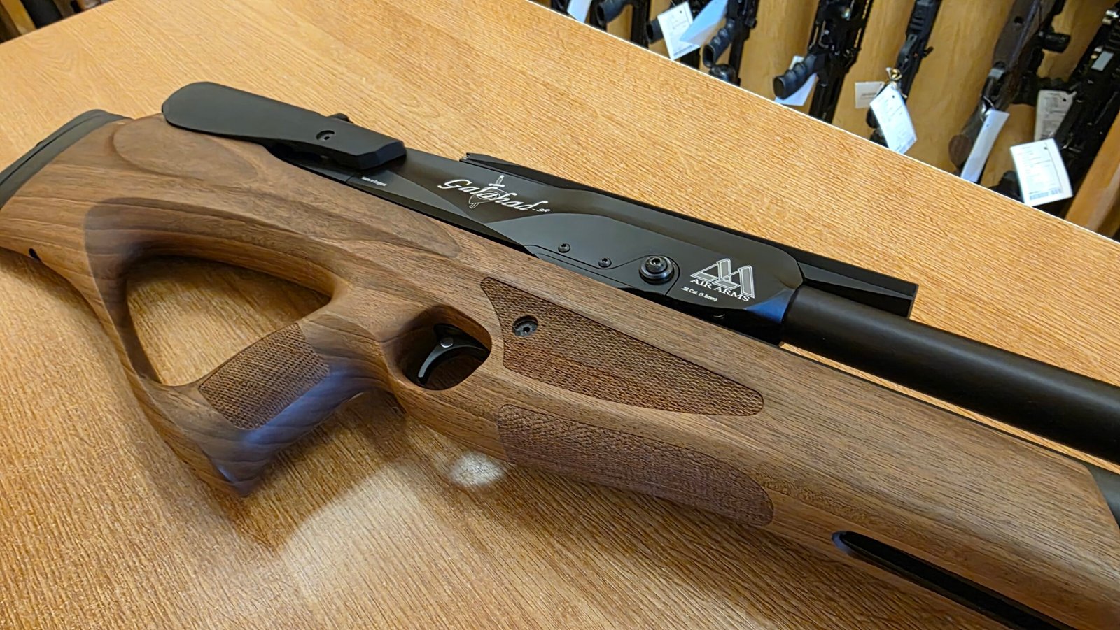 Senapan Air Arms .22 Galahad Walnut (2)