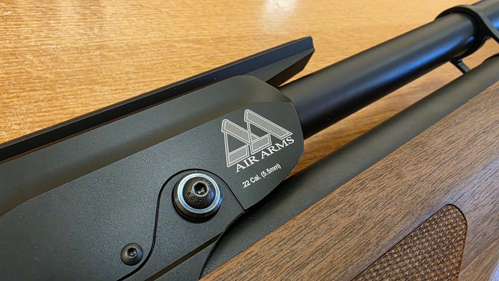 Senapan Air Arms .22 Galahad Walnut (4)