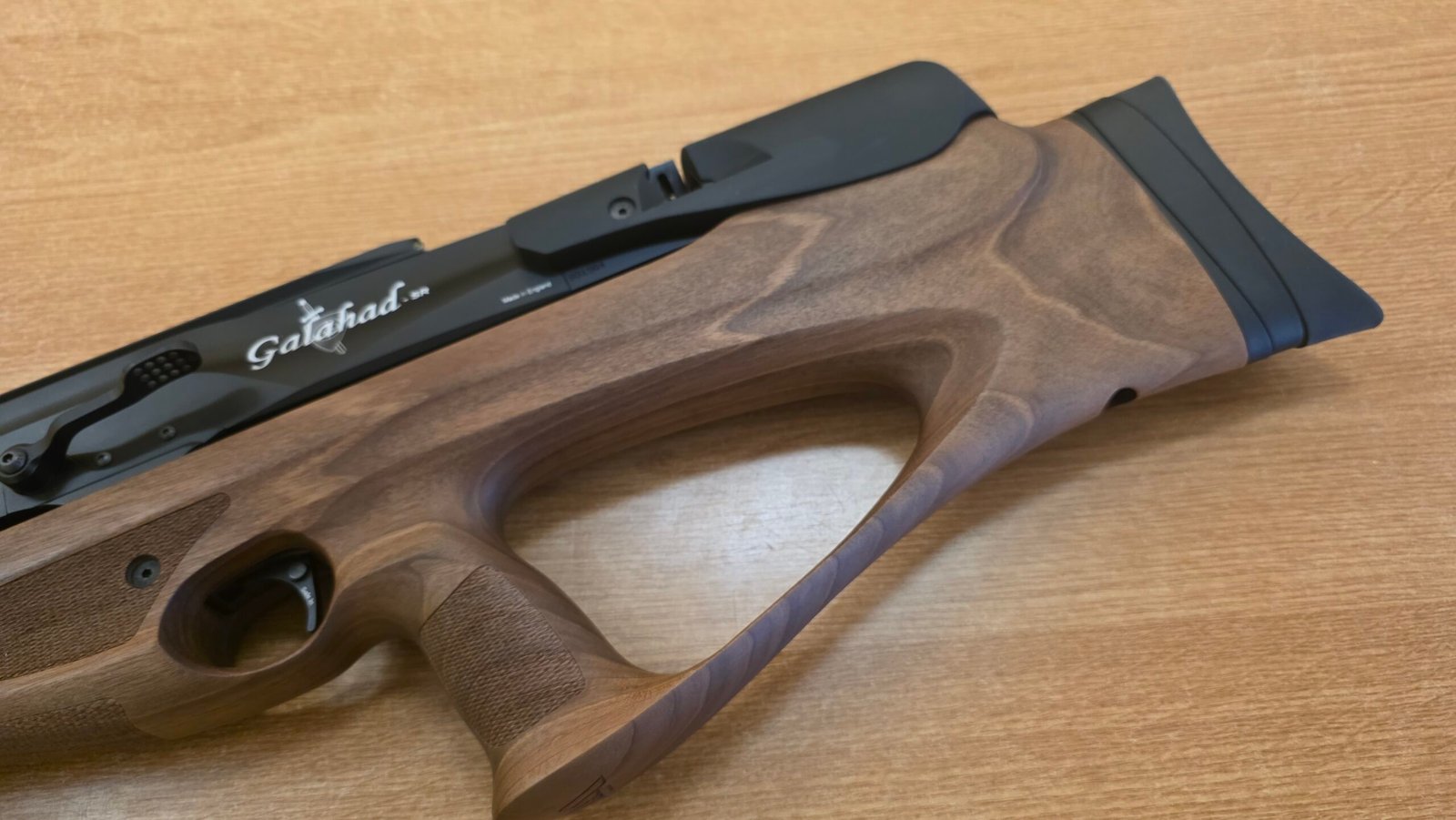 Senapan Air Arms .22 Galahad Walnut (8)